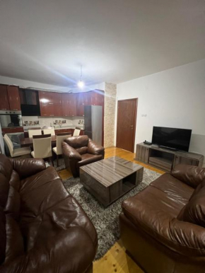 Central Luxe Apartment